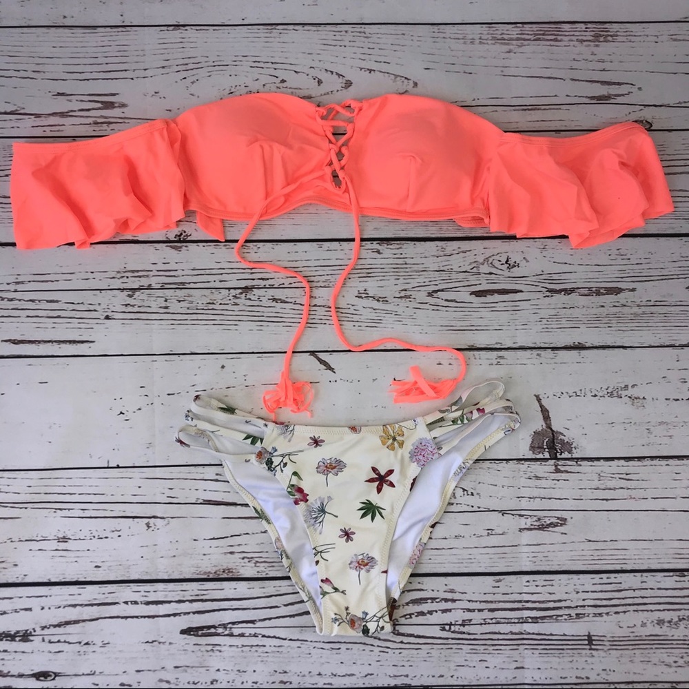 ❗️LAST ONE❗️Off Shoulder Ruffle Floral Bikini SetA - Picture 3 of 5